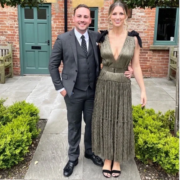 Gold Revolve Evening Dress - Picture 4 of 7